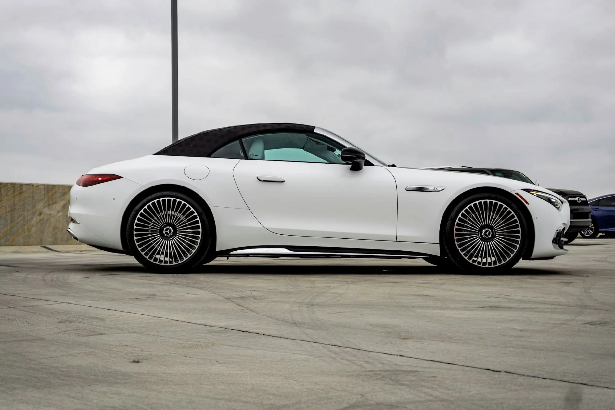 New 2026 White Mercedes-Benz Maybach SL 680 Monogram Series image 3