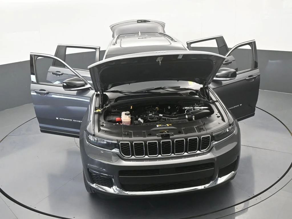 Used 2023 Baltic Gray Metallic Clearcoat Jeep Limited image 75