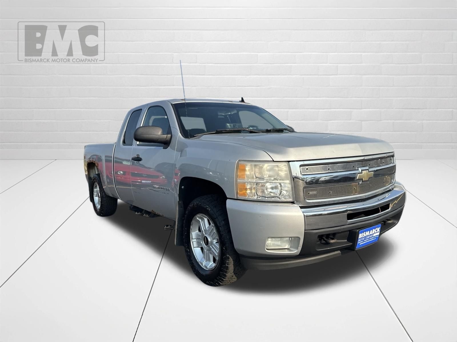 Used 2010 Chevrolet Silverado 1500 LT with VIN 1GCSKSE3XAZ132469 for sale in Mandan, ND