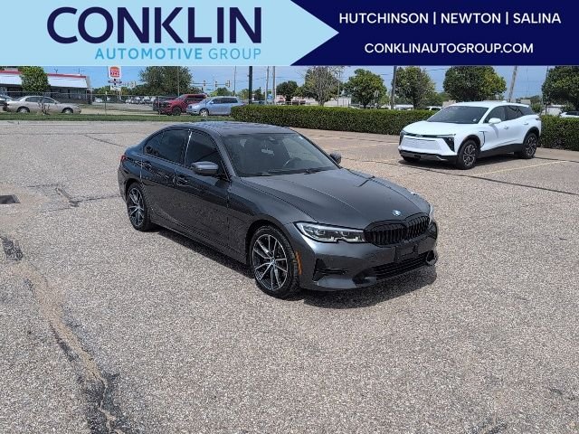 2022 BMW 3 Series 330i xDrive Sedan's photo