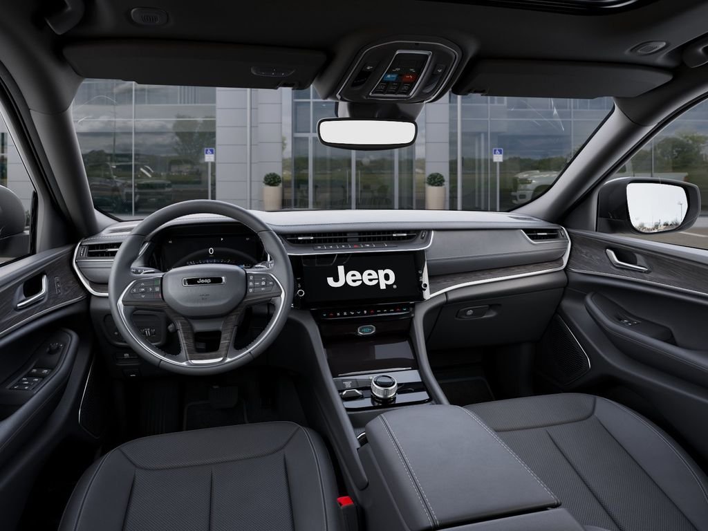 New 2026 Diamond Black Crystal Pearl-Coat Exterior Paint Jeep Limited image 14