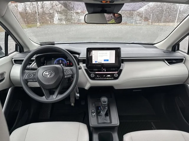 2026 Toyota Corolla Cross L - Photo 17