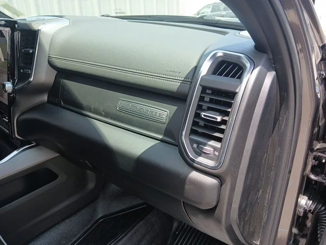 New 2026 Granite Crystal Metallic Clear-Coat Exterior Paint RAM Laramie image 28