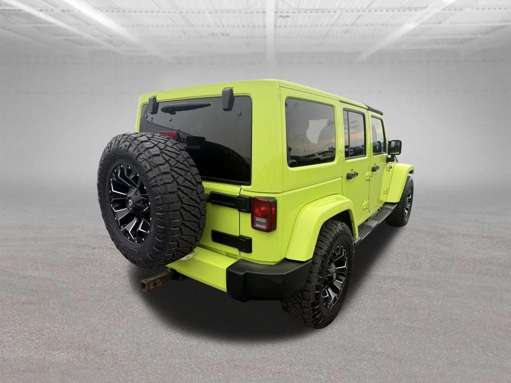 Used 2017 Green Jeep Unlimited Sahara image 4