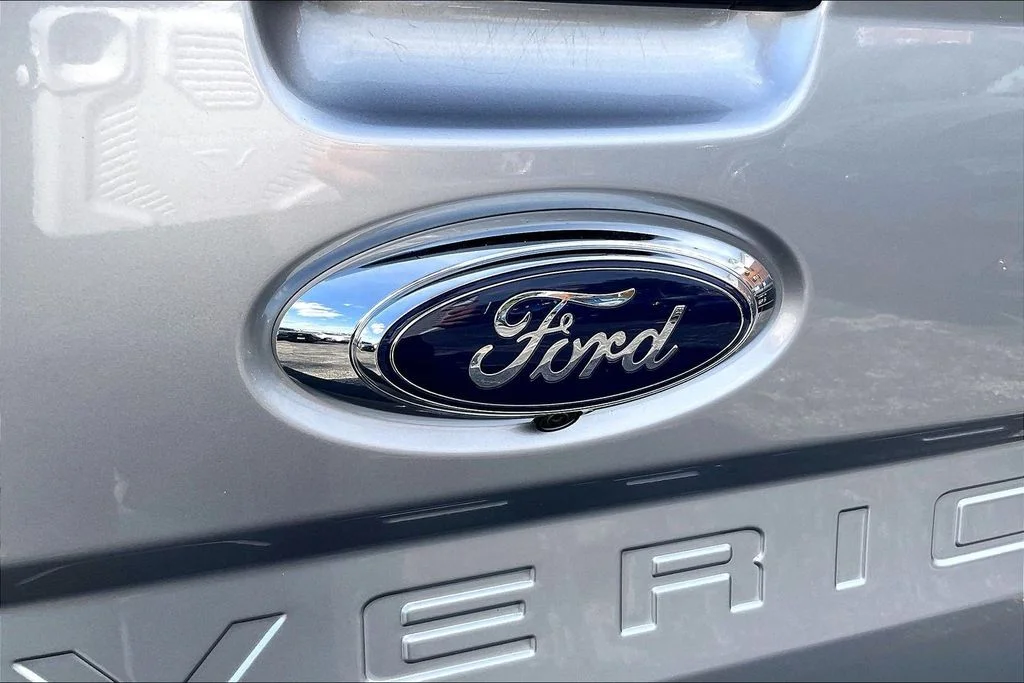 Used 2024 Silver Ford XLT image 31