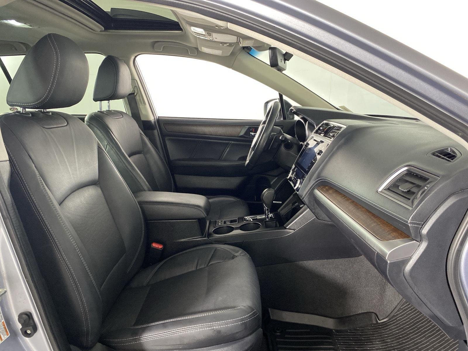 Used 2018 Ice Silver Metallic Subaru Limited image 31