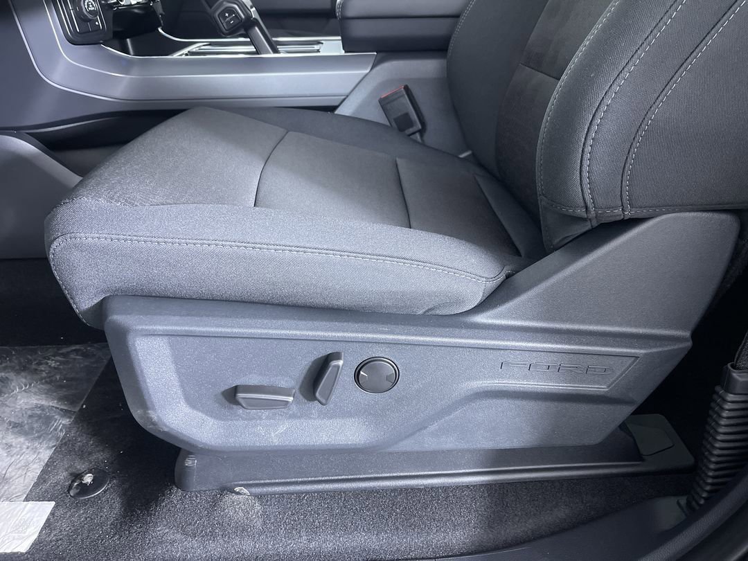 New 2026 Agate Black Metallic Ford XLT image 13