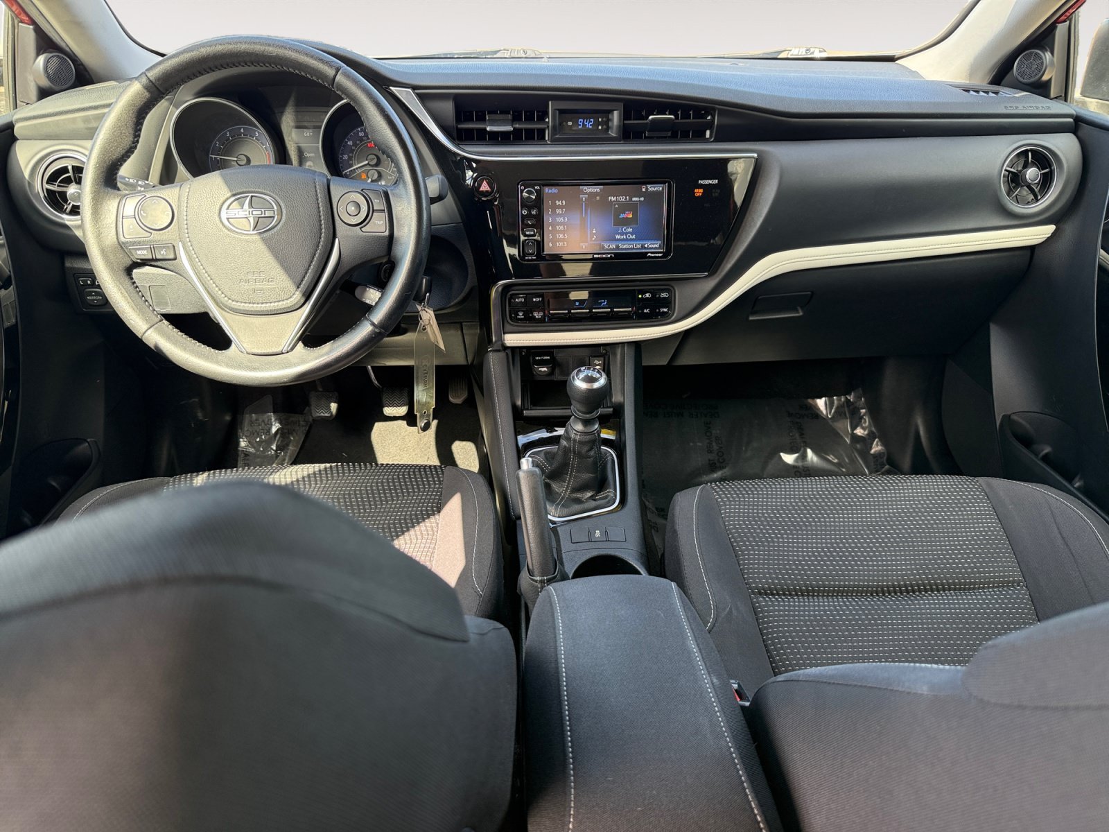 Used 2016 Barcelona Red Metallic Scion  image 15