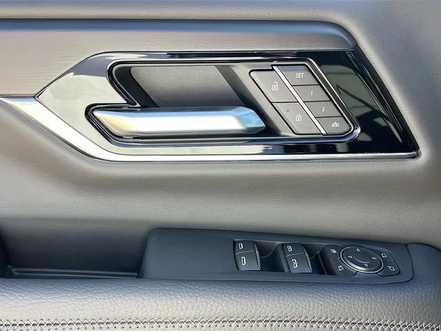 2026 GMC Yukon Denali - Photo 13