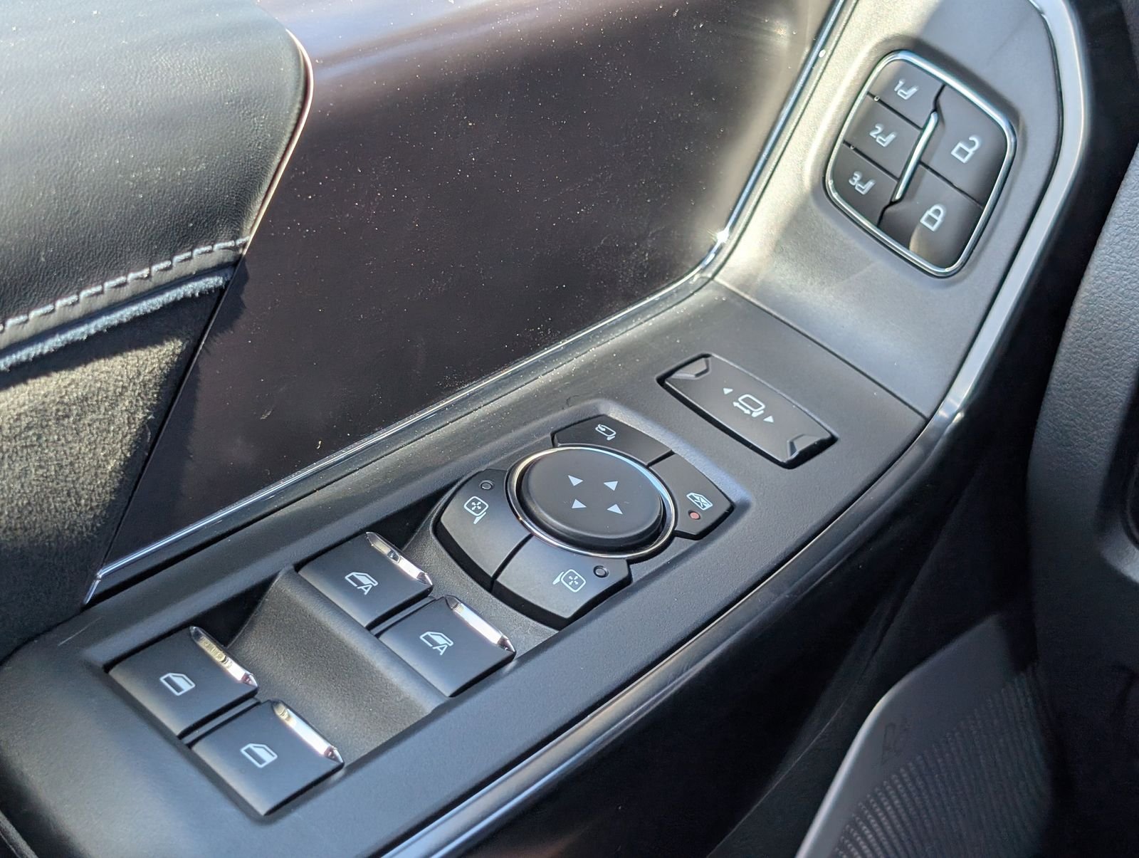 2026 Ford F-350 Super Duty Platinum - Photo 24