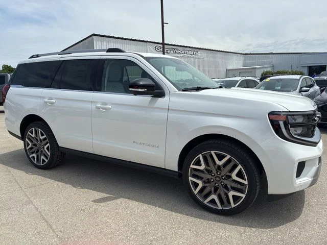 New 2026 Star White Metallic Tri-Coat Ford Platinum® image 12