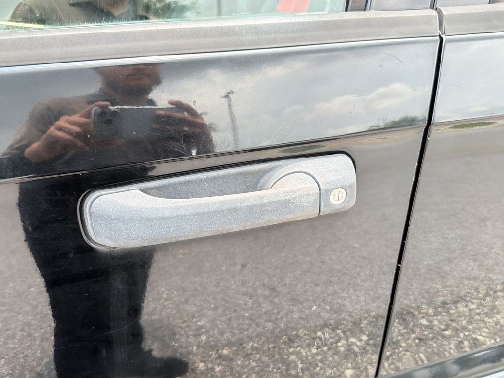 Used 2006 Black Jeep Laredo image 21