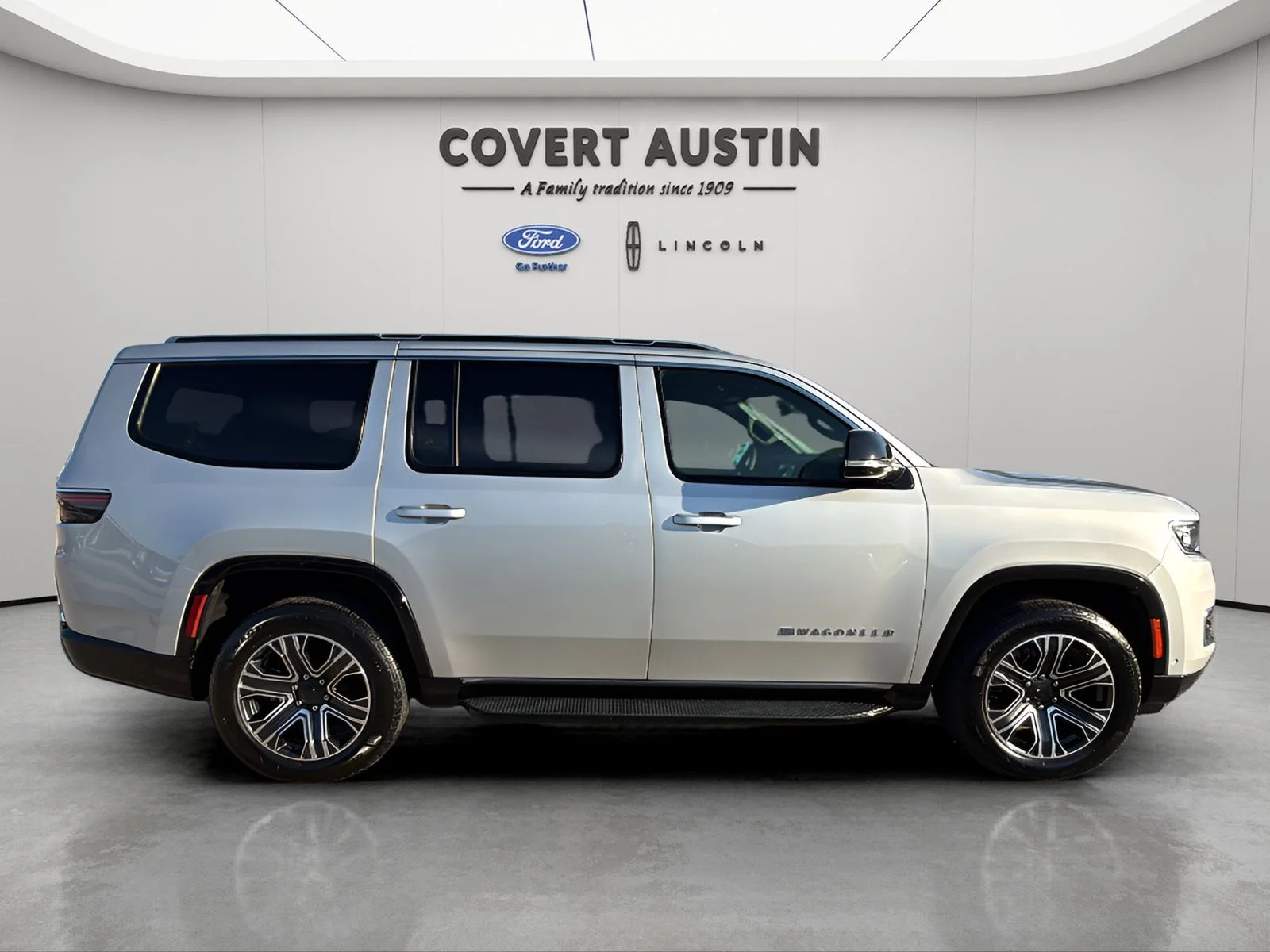 Used 2024 Silver Jeep Series II image 6
