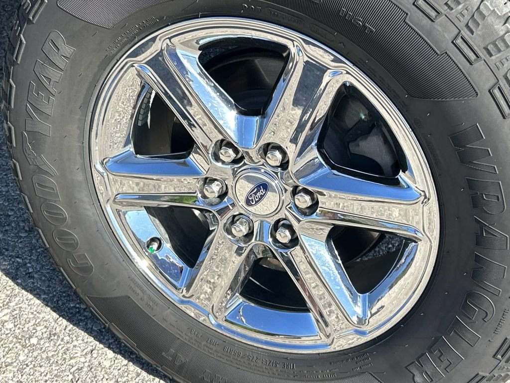 Used 2021 Black Metallic Ford XL image 13