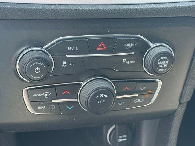 Used 2022 Black Dodge SXT image 32
