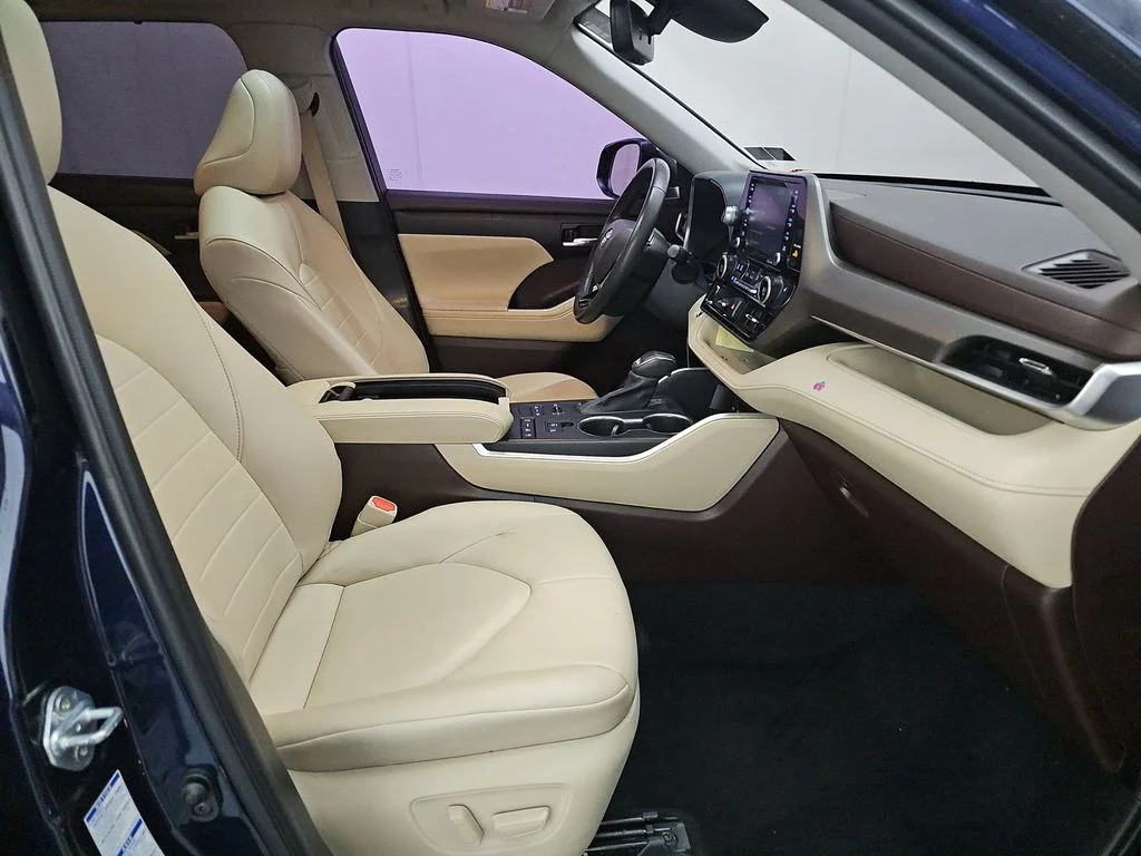 Certified Used 2021 Blue Toyota XLE image 15