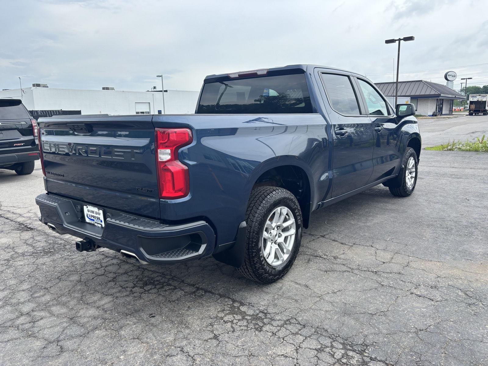 Used 2022 Blue Metallic Chevrolet RST image 7