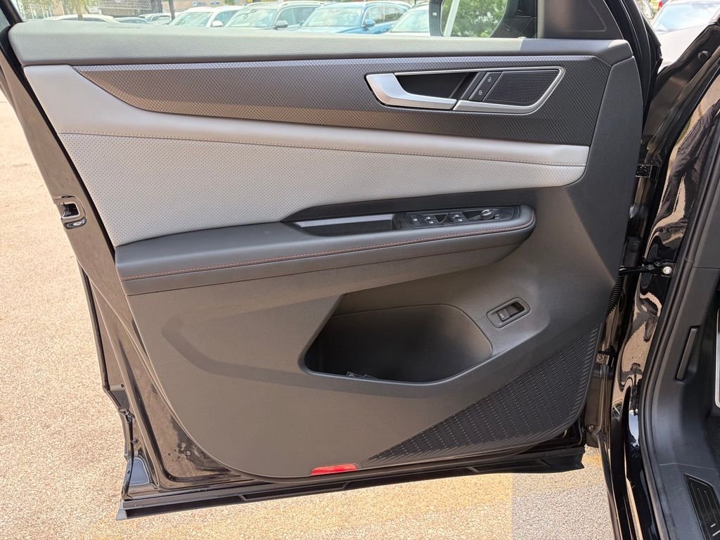 New 2026 Deep Black Pearl Volkswagen 2.0T Peak Edition image 15