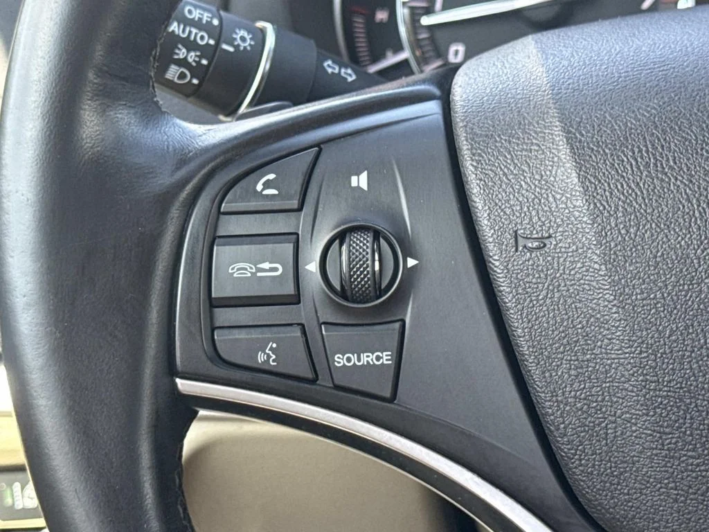 Used 2017  Acura 3.5L image 13