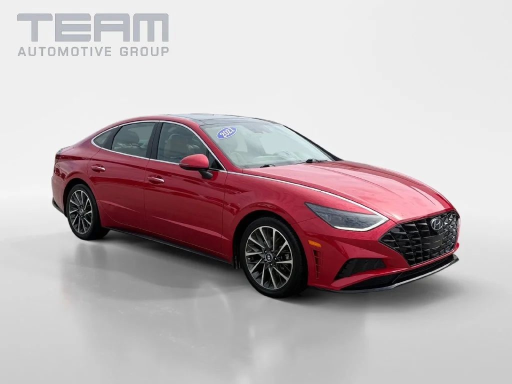Used 2021 Red Hyundai Limited image 1
