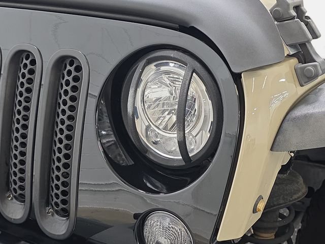 Used 2018 Gobi Clearcoat Jeep Unlimited Willys Wheeler image 27