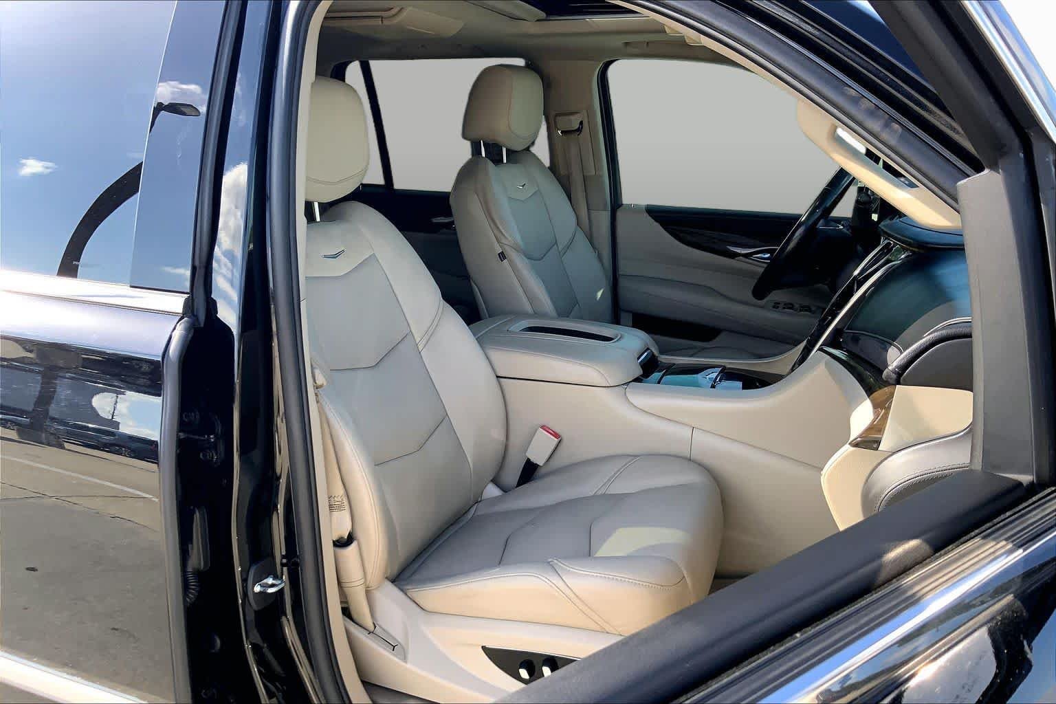 2019 Cadillac Escalade Premium Luxury - Photo 9