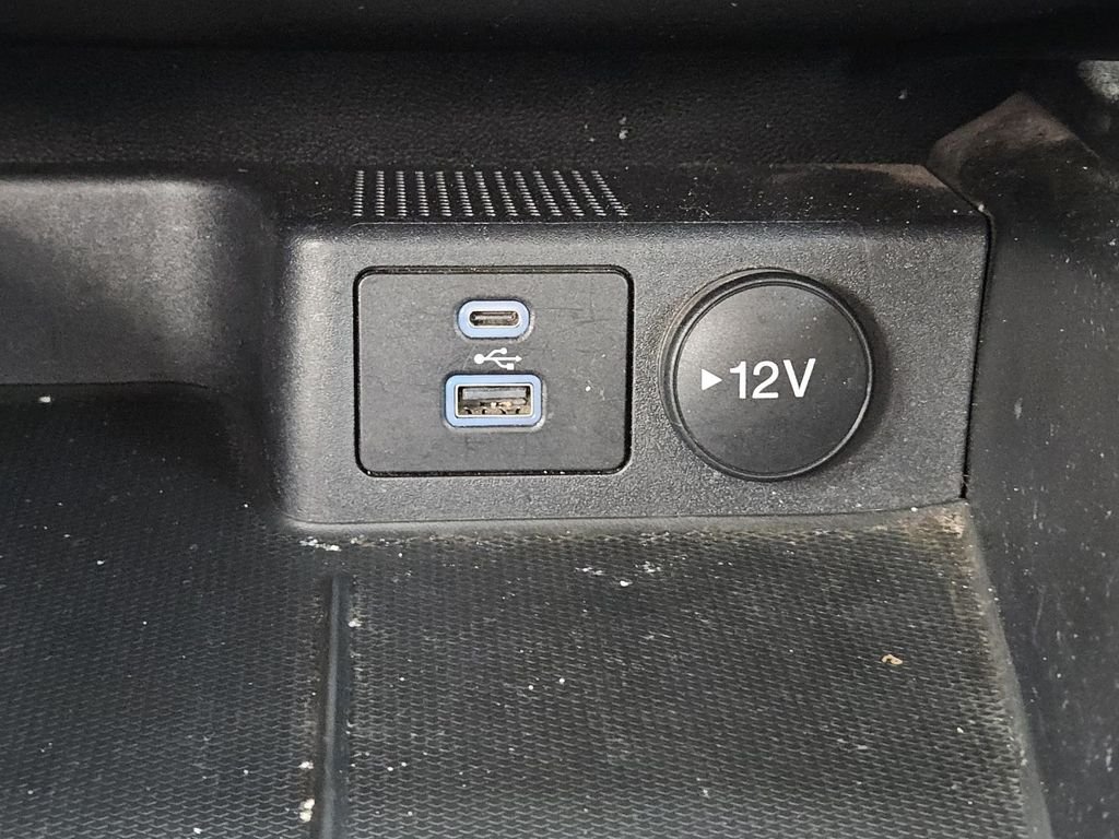 Used 2022 Gray Ford SE image 28