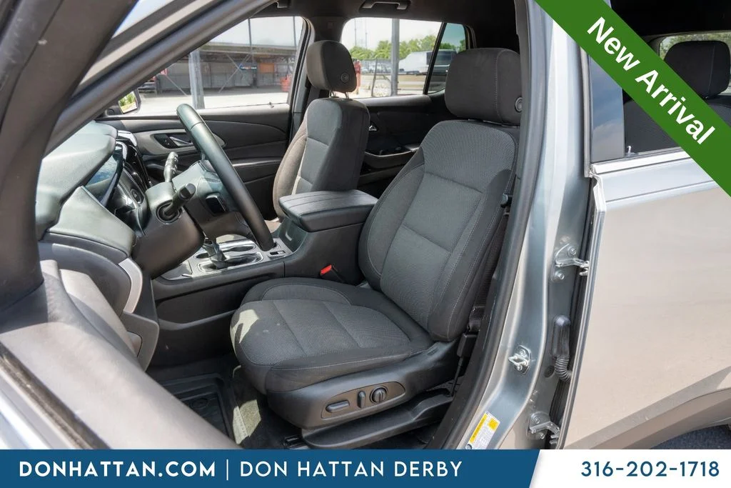 Used 2023 Gray Chevrolet LT image 5