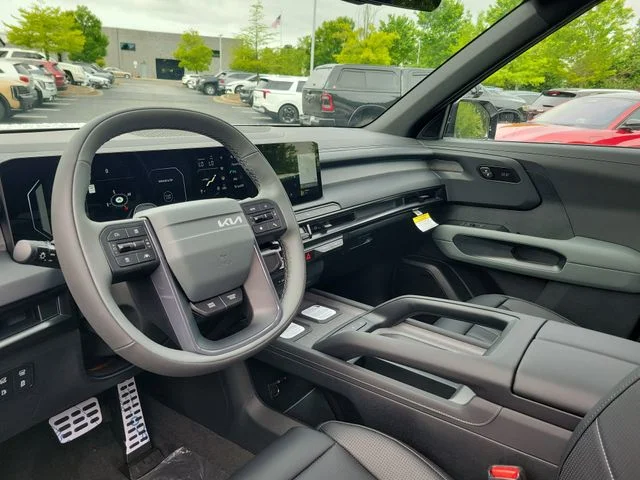New 2027 Glacial White Pearl Kia X-LINE SX image 14