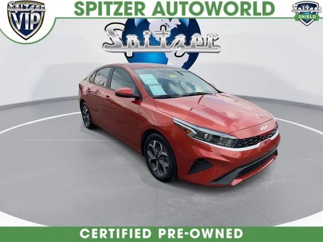 Used 2023 Red Kia LXS image 2