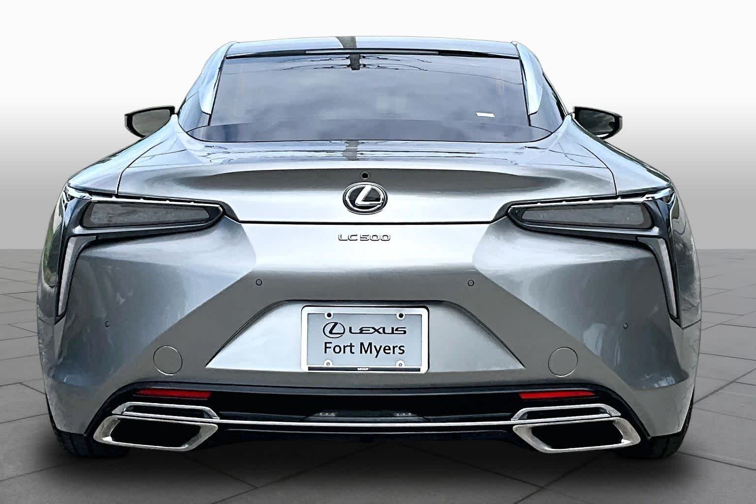Used 2019 Atomic Silver Lexus  image 5