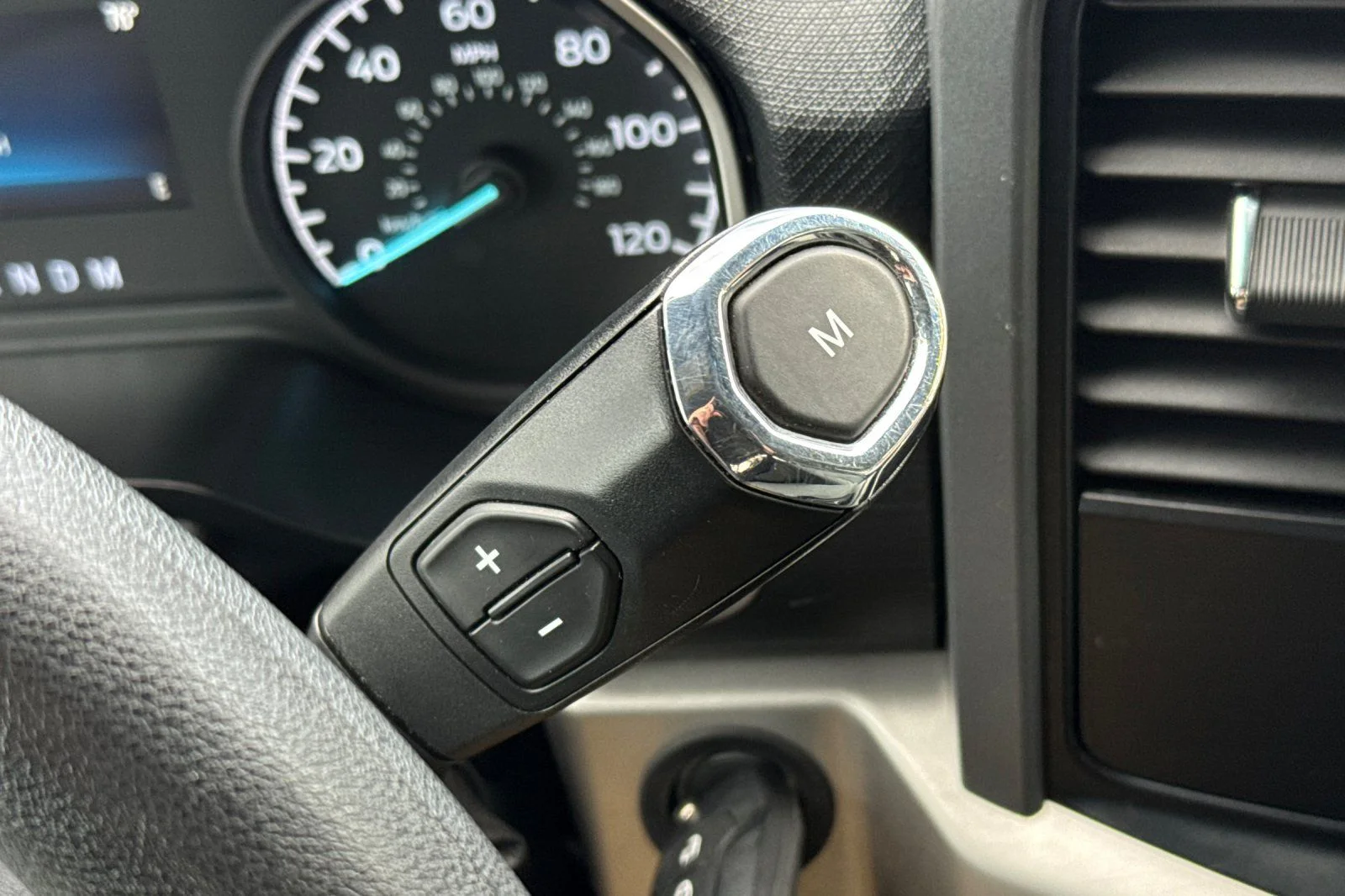 2023 Ford F-150 XLT - Photo 17
