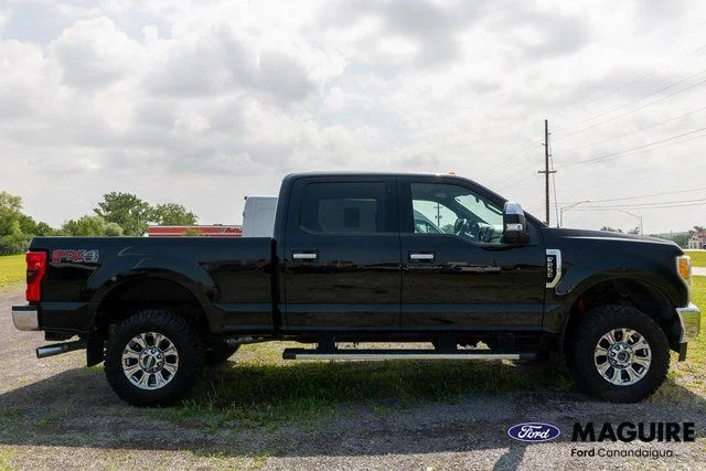 Used 2017 Black Ford XLT image 5