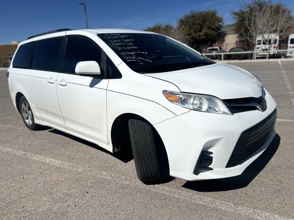 2020 Toyota Sienna LE 7-Passenger FWD with Auto-Access Seat