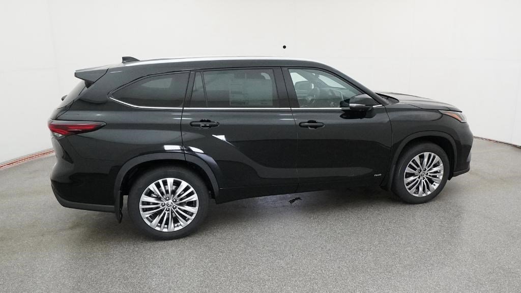 New 2026 Midnight Black Metallic Toyota  Platinum image 9