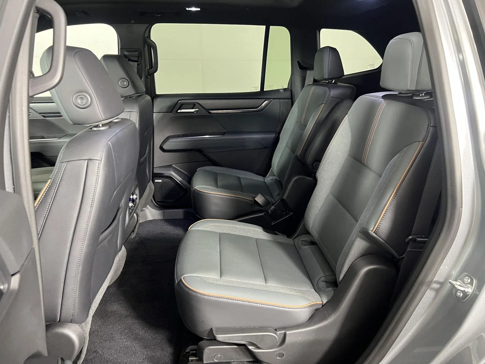 Used 2026 Sterling Metallic GMC AT4 image 33