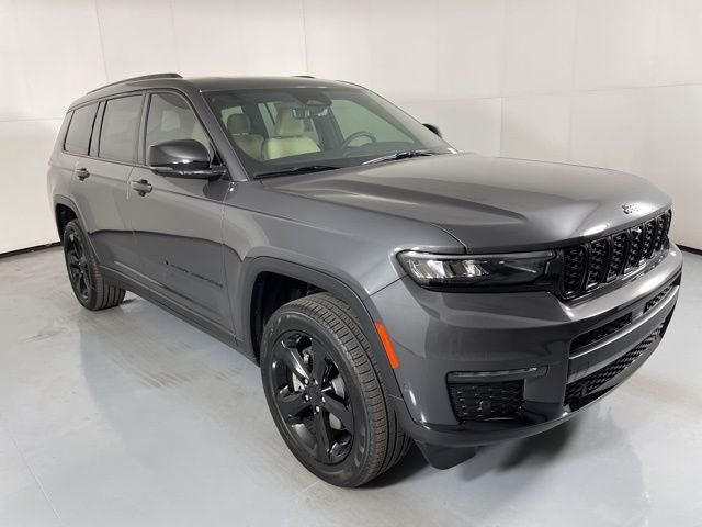 New 2025 Baltic Gray Metallic Clear-Coat Exterior Paint Jeep Limited image 2