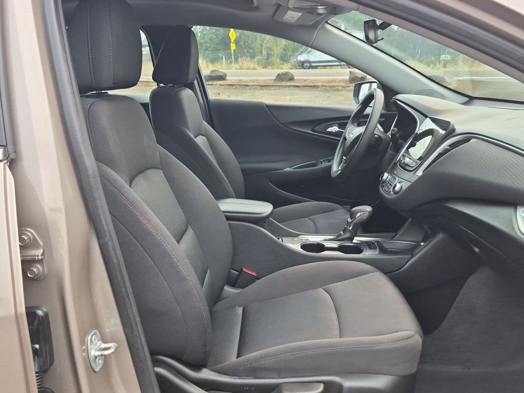 Used 2024 Mineral Gray Metallic Chevrolet LT image 29