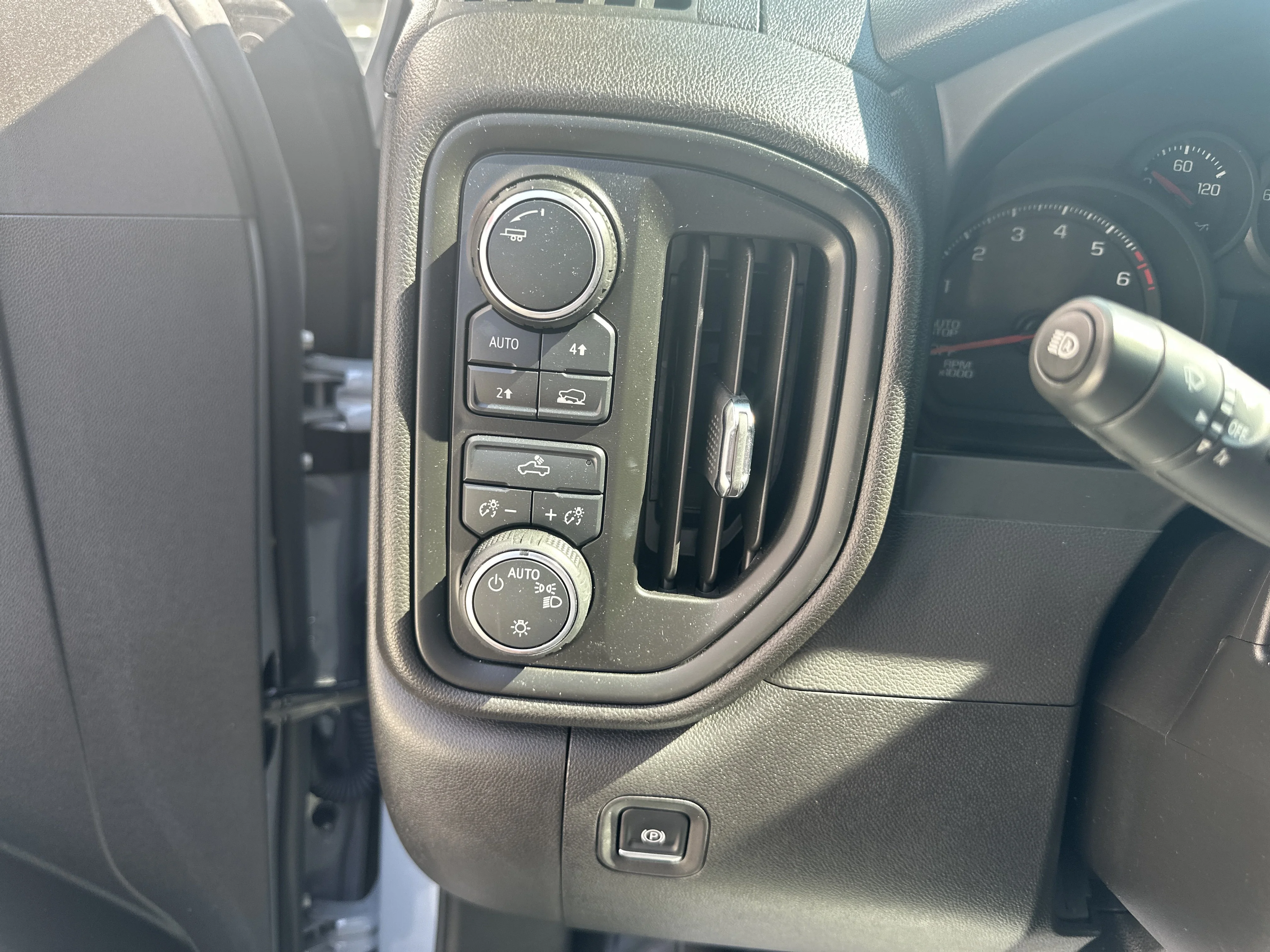 Used 2025 Slate Gray Metallic Chevrolet Custom image 12