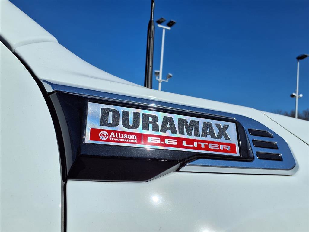 New 2026 Summit White GMC Pro image 2