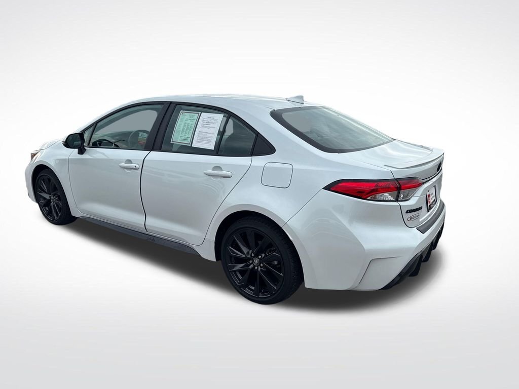 2025 Toyota Corolla SE - Photo 3