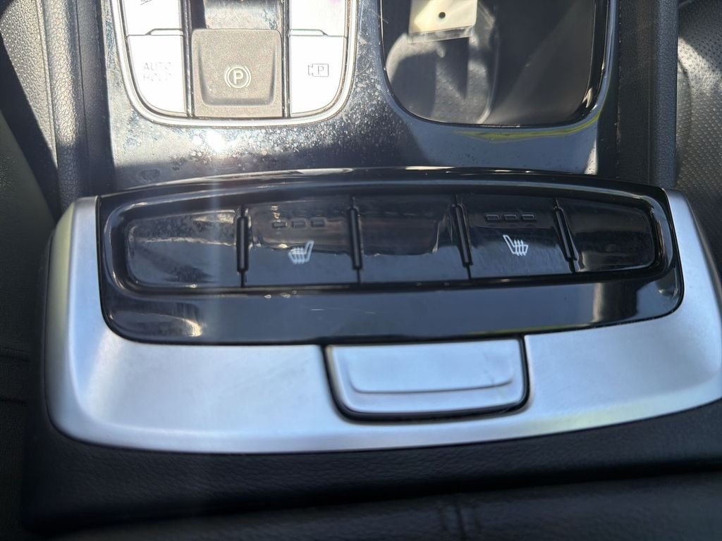 Used 2024 Silver Hyundai SEL image 17