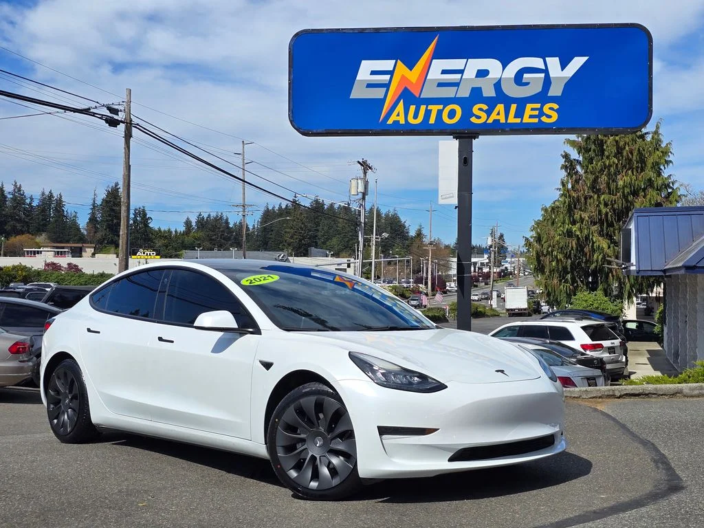 2021 Tesla Model 3 Standard Range Plus's photo