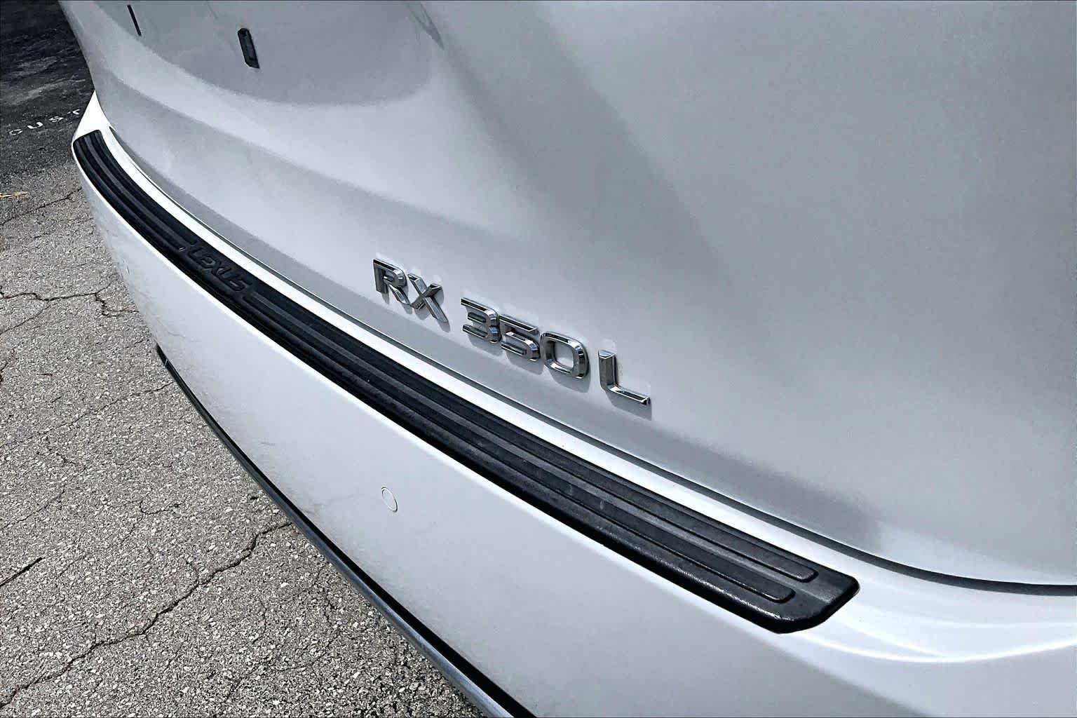 Used 2019 Eminent White Pearl Lexus Premium image 10
