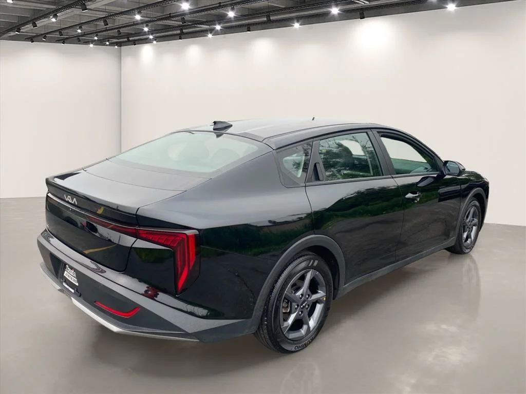 Certified Used 2026 Aurora Black Pearl Kia LXS image 8