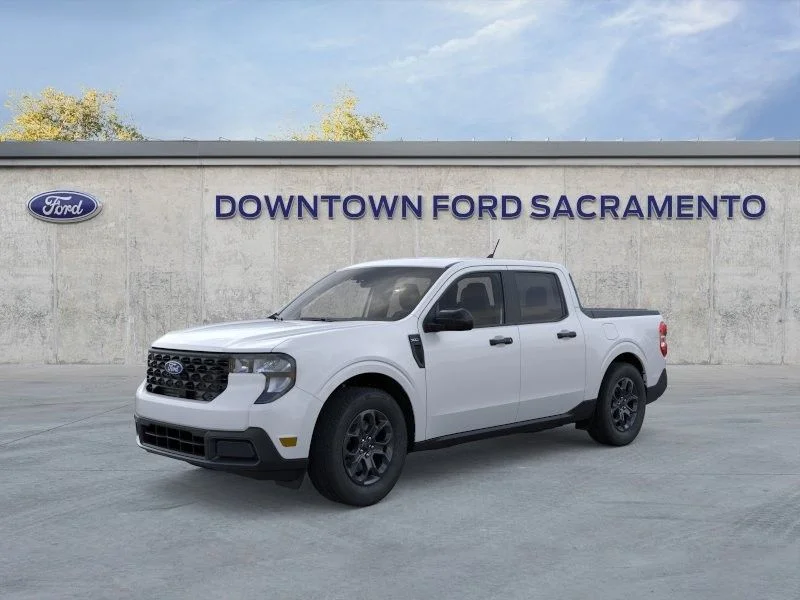 New 2025 White Ford XLT image 2