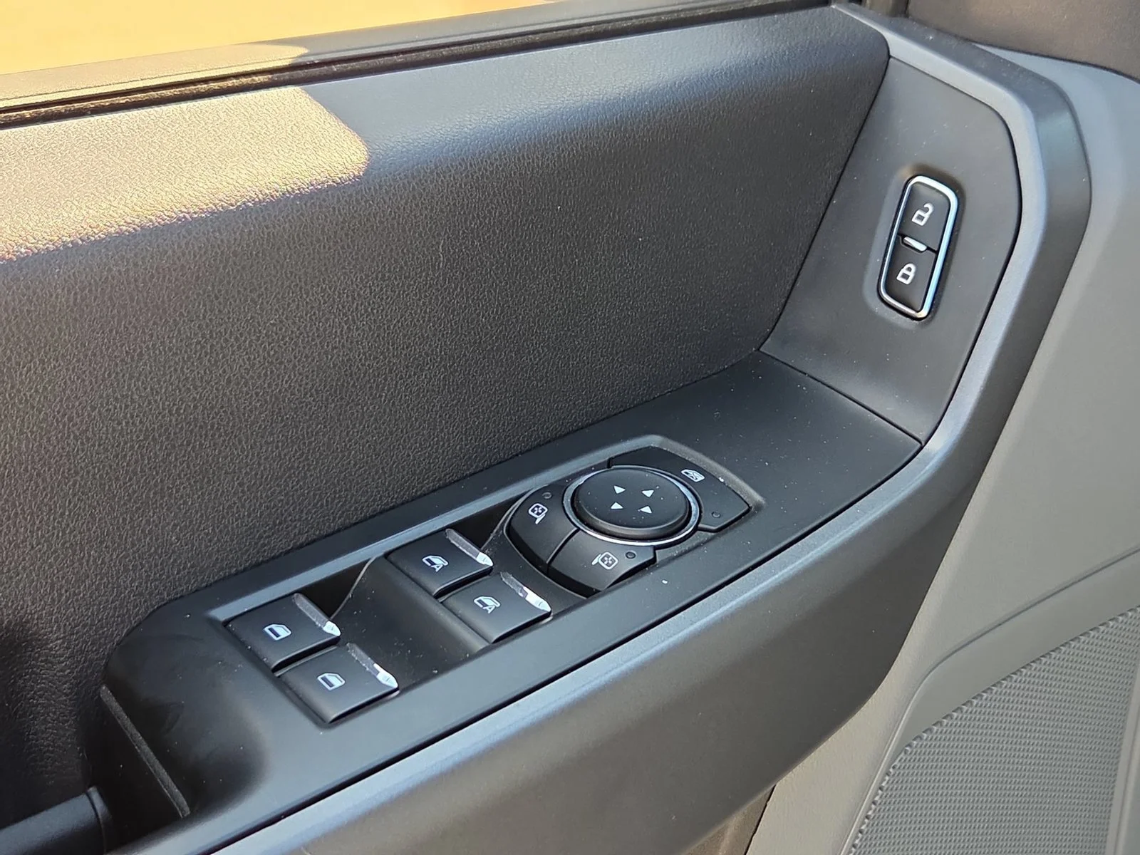 Used 2024 Silver Ford XLT image 22