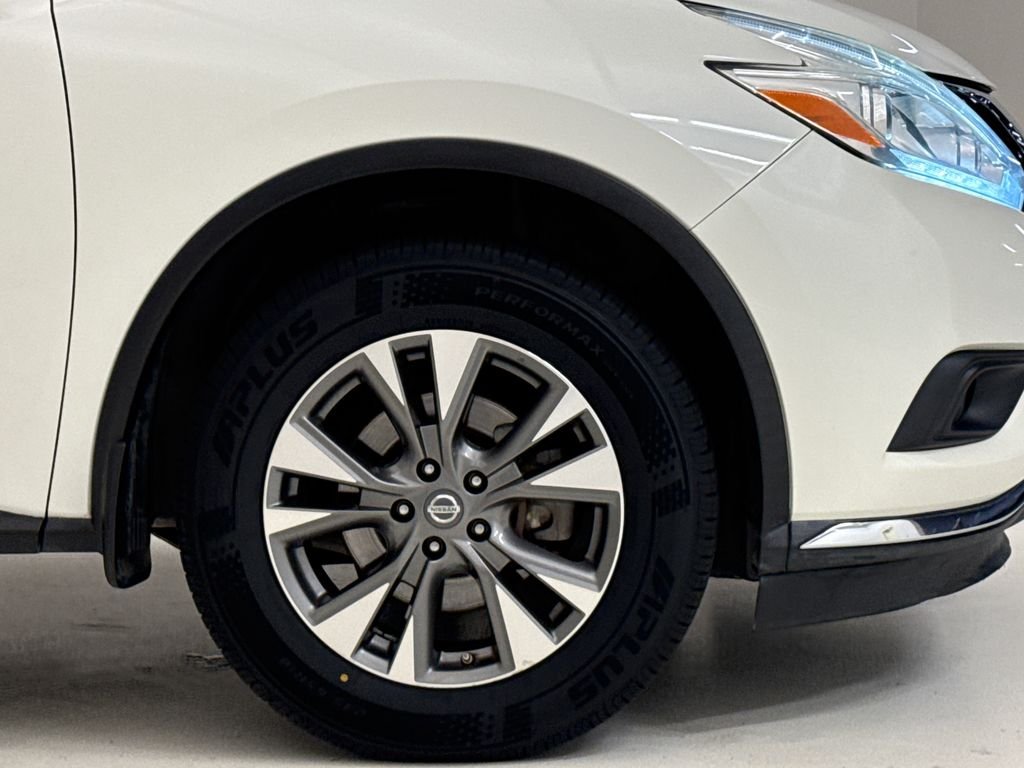 Used 2017 Pearl White Nissan SL image 6