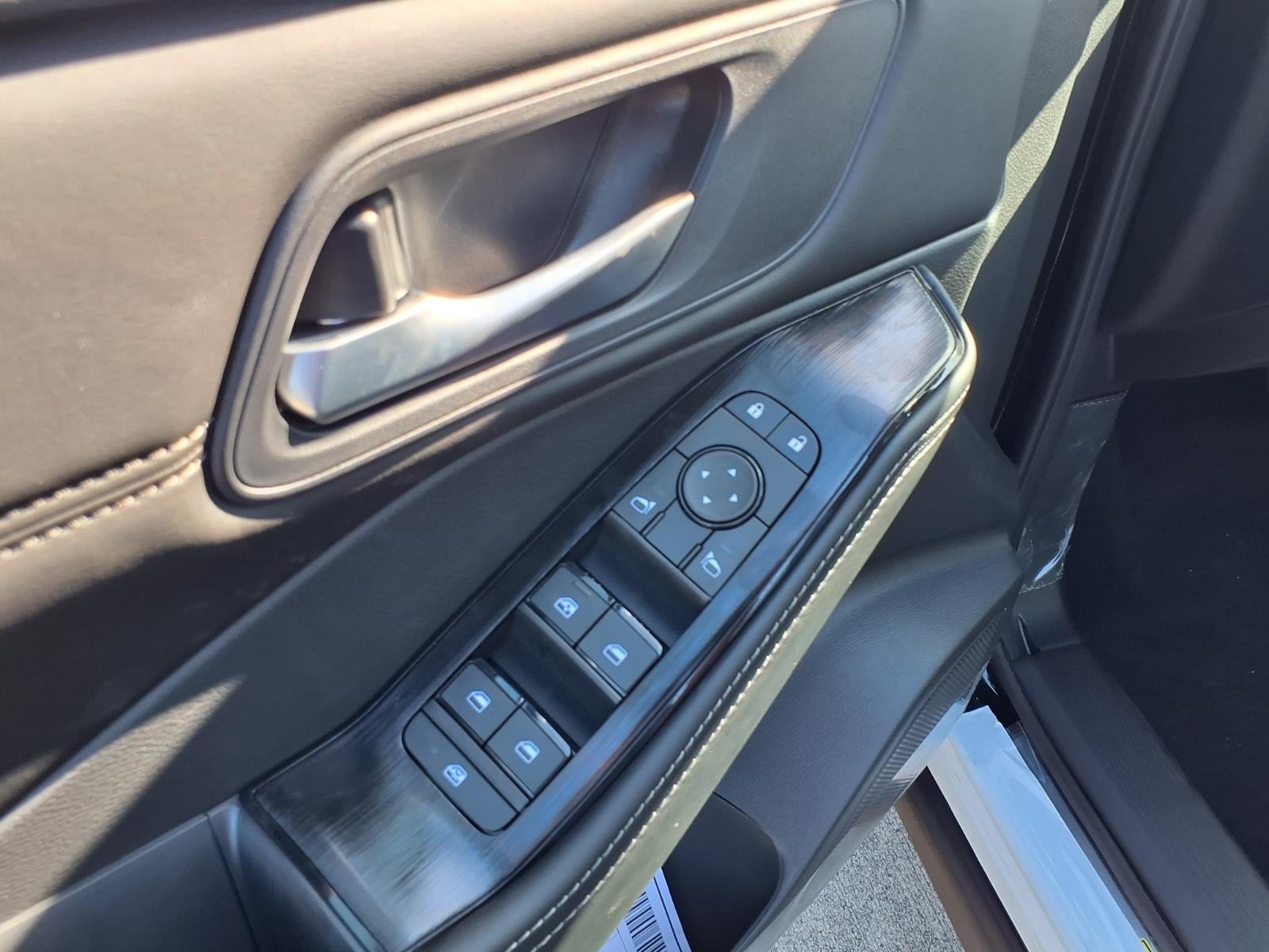 2026 Nissan Rogue photo 14 of 26