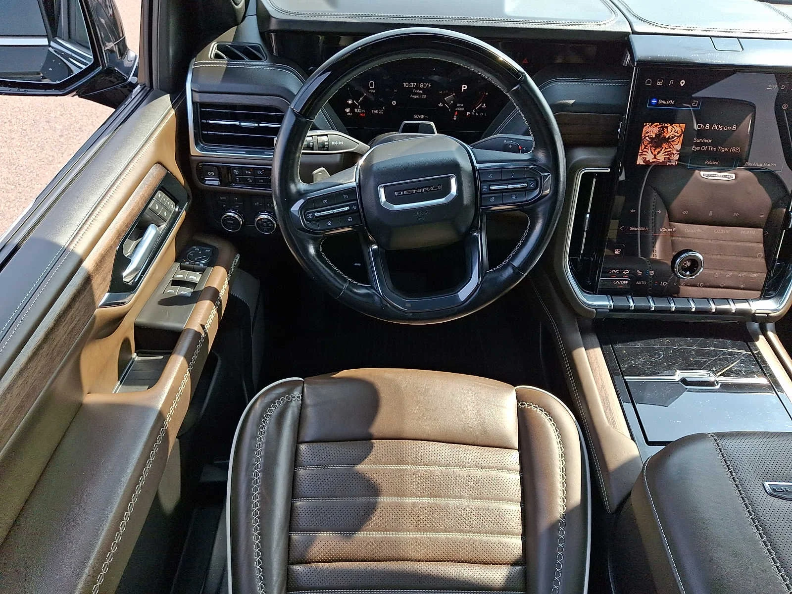 Used 2025 Onyx Black GMC Denali Ultimate image 11